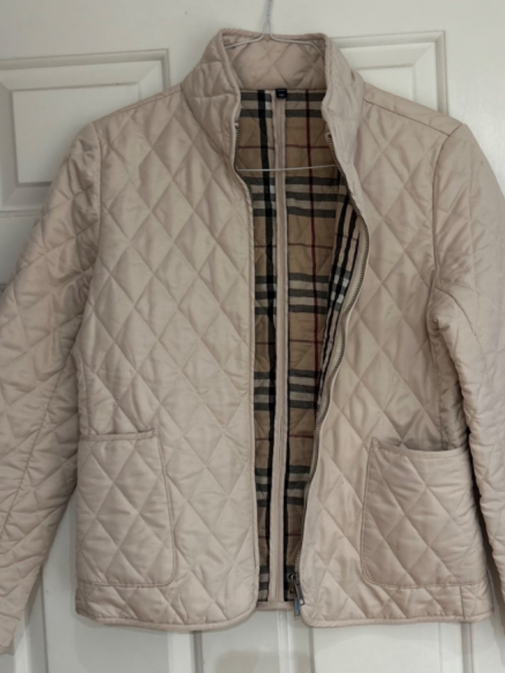 Burberry London Off-White Quilted Light Jacket with Patch Pockets - Picture 6 of 13